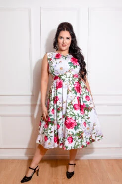 Debbie Floral Swing Dress In Plus Size